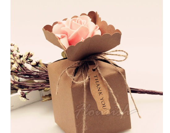 Boîte ovale de stockage de cadeau en papier kraft en forme spéciale personnalisée