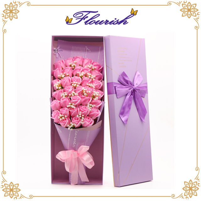 Boîte surprise de bouquet en carton violet estampé à l'or