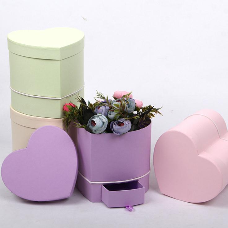 Boîte d'emballage de cadeau de fleur de papier de carton de forme de coeur pour l'emballage Rose